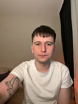 submarine  online show from April 13, 2026, 6:57 pm