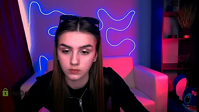 emma hazell online show from April 27, 2026, 2:04 pm