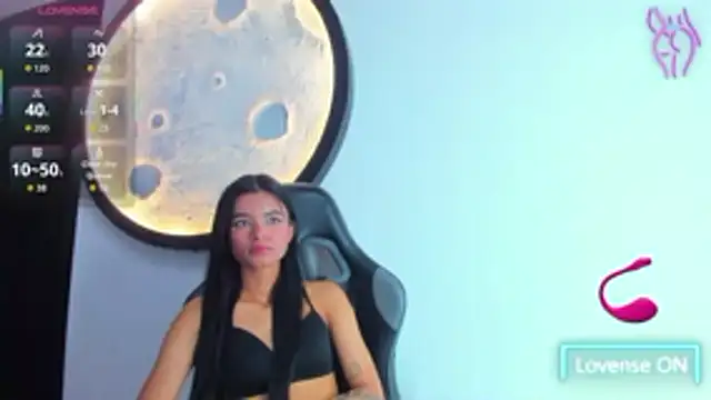 luna-bella  online show from May 20, 2026, 4:07 am