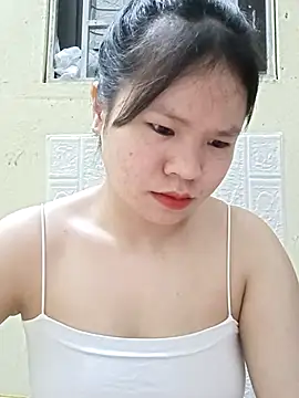 Seraphinahh online show from May 6, 2026, 5:07 pm