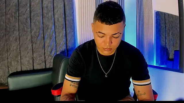 Snapshot of Dante__jons chatting on April 30, 2026, 4:52 am Dante jons online show from April 30, 2026, 4:52 am