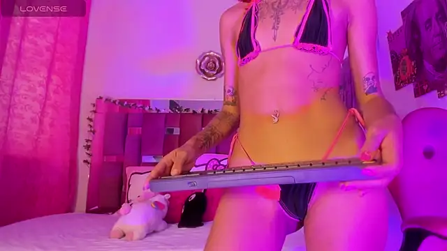 LiilithNyx online show from May 5, 2026, 9:12 pm
