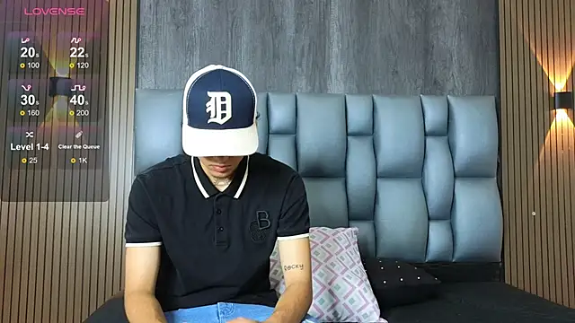 mohamed malik online show from June 3, 2026, 2:33 pm