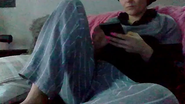 shyhornymommy online show from April 28, 2026, 3:11 am
