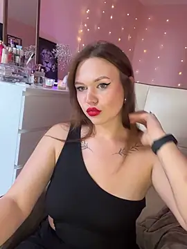 SweetLikaaa online show from June 6, 2026, 5:06 pm