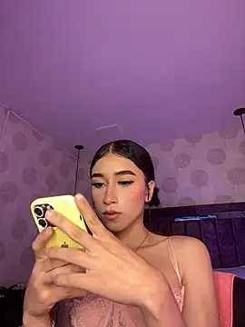 Alahia pink  online show from April 15, 2026, 4:19 am