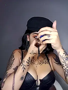 Snapshot of AteneaRockstar04 chatting on April 14, 2026, 3:23 am AteneaRockstar04 online show from April 14, 2026, 3:23 am