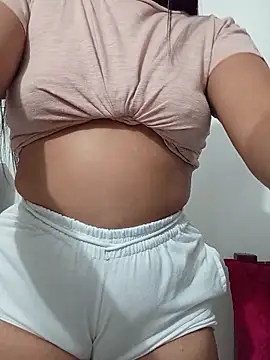 Snapshot of DaniellaGiraldo chatting on June 4, 2026, 1:50 pm DaniellaGiraldo online show from June 4, 2026, 1:50 pm