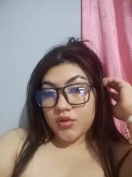 Snapshot of Mia2024 chatting on April 14, 2026, 4:07 am Mia2024 online show from April 14, 2026, 4:07 am