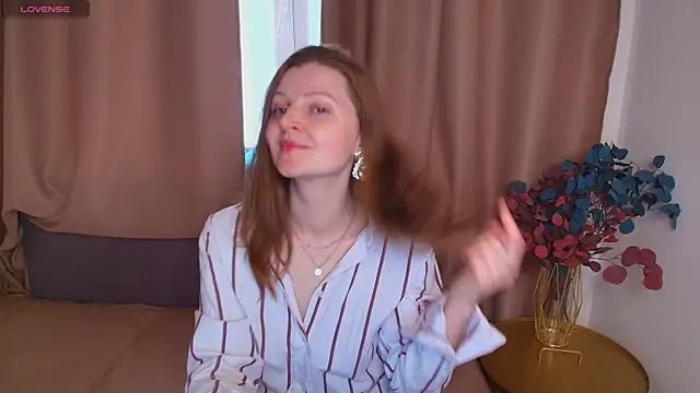 Liza  Evans online show from May 9, 2026, 2:06 am