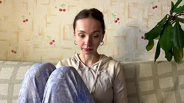Snapshot of AdriannaBill chatting on April 29, 2026, 4:33 pm AdriannaBill online show from April 29, 2026, 4:33 pm
