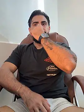 Snapshot of Ryan_Black3 chatting on May 11, 2026, 1:39 pm Ryan Black3 online show from May 11, 2026, 1:39 pm