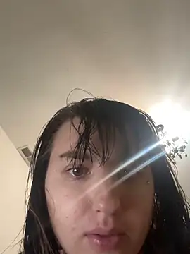 Courtneysinclair online show from April 14, 2026, 4:13 pm