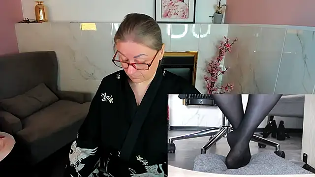 Alexandra Kind online show from June 16, 2026, 1:47 pm