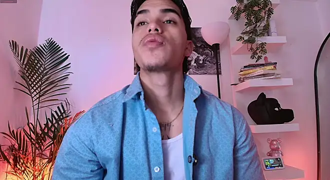 andyypalmer  online show from June 20, 2026, 11:46 am