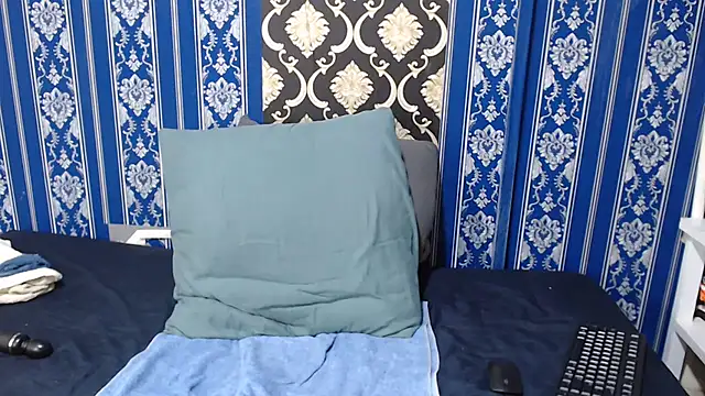 YummyBrownyxx online show from June 26, 2026, 7:18 pm