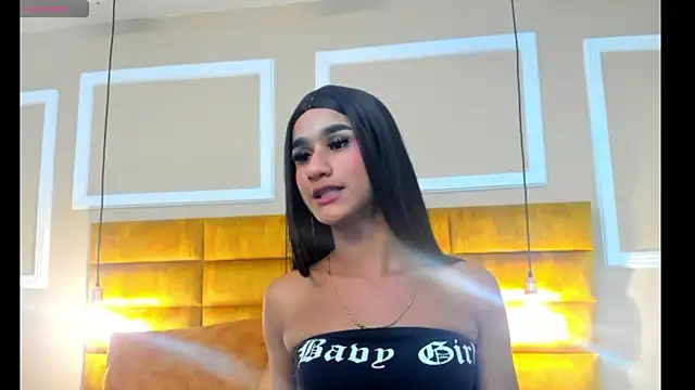 tiffanykanox online show from May 21, 2026, 8:05 pm