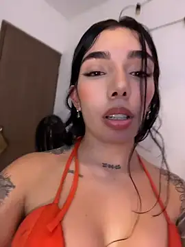 Snapshot of milasantana_ chatting on June 14, 2026, 2:24 am milasantana online show from June 14, 2026, 2:24 am