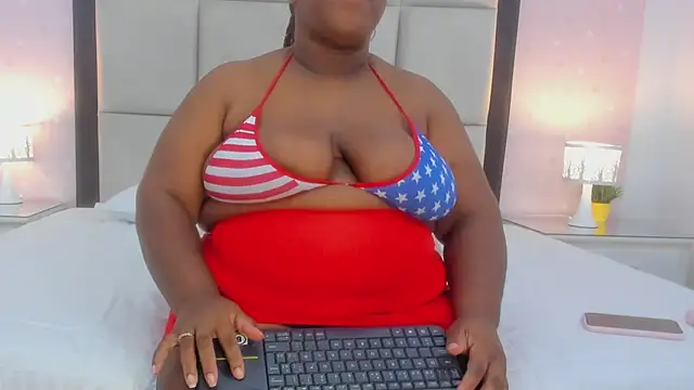 TreisyVixen online show from July 5, 2026, 4:19 am