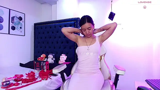 Zoe M00n online show from June 18, 2026, 1:15 pm