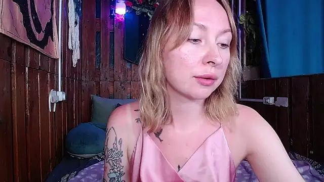 Snapshot of Mimi-Deep chatting on July 8, 2026, 7:46 am Mimi-Deep online show from July 8, 2026, 7:46 am