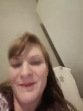 Snapshot of AnnieNet chatting on May 20, 2026, 9:21 pm AnnieNet online show from May 20, 2026, 9:21 pm