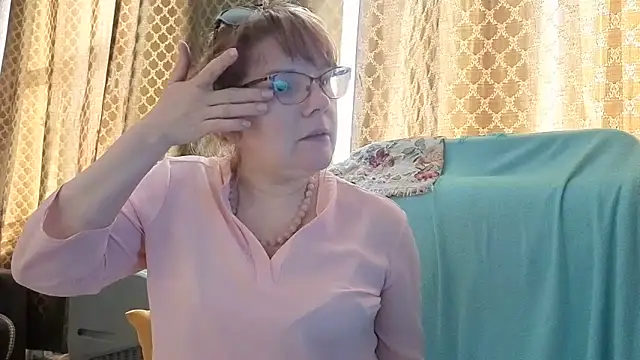 Snapshot of Miss_SandraX chatting on June 16, 2026, 3:03 pm Miss SandraX online show from June 16, 2026, 3:03 pm