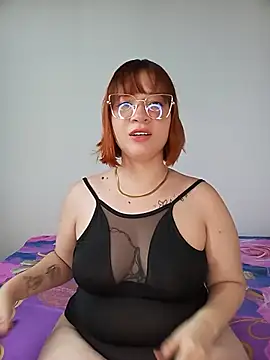 Snapshot of Curves_Nina chatting on July 11, 2026, 9:05 pm Curves Nina online show from July 11, 2026, 9:05 pm
