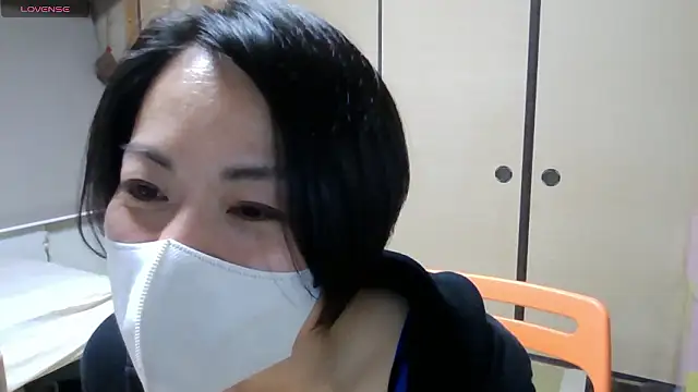 rin2432 online show from May 15, 2026, 2:13 pm