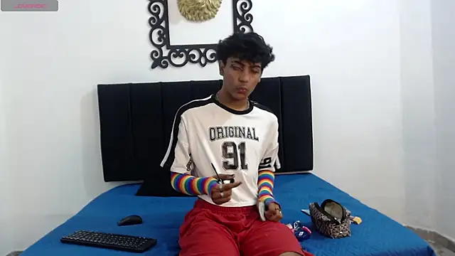 SinBoy  online show from April 28, 2026, 12:43 pm