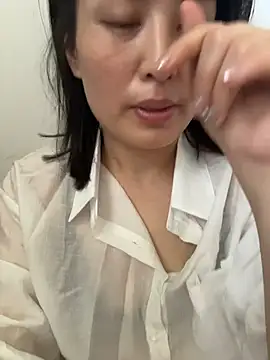 Faye-baby online show from May 17, 2026, 1:58 am