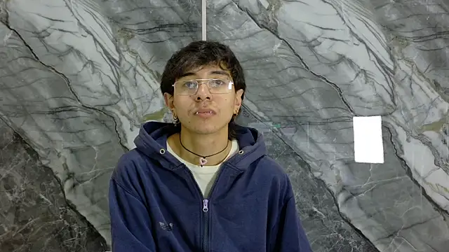 NoahWalker   online show from May 12, 2026, 11:07 am