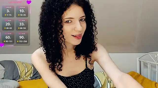 CinnamonCurl online show from July 10, 2026, 12:26 am
