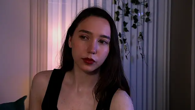 Suzaneey online show from June 20, 2026, 6:33 pm