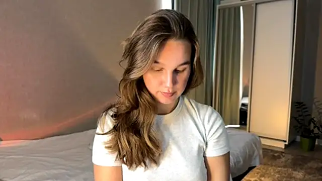 Snapshot of secretnaya_girl chatting on June 12, 2026, 8:35 am secretnaya girl online show from June 12, 2026, 8:35 am