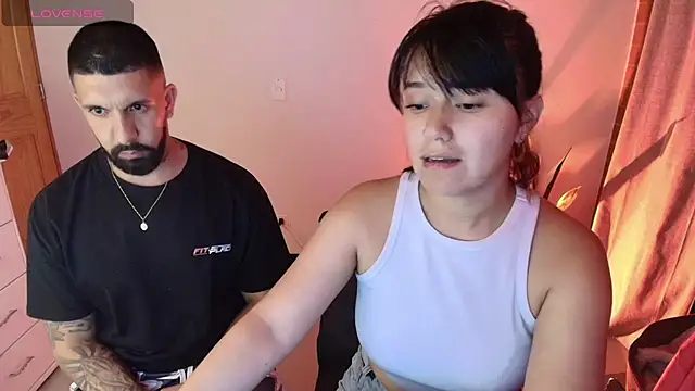 Snapshot of Alyssa_and_DAngelo chatting on April 30, 2026, 1:45 am Alyssa and DAngelo online show from April 30, 2026, 1:45 am