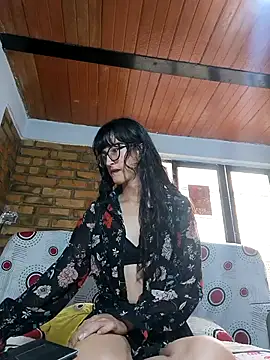 Friends with benefitsss online show from April 16, 2026, 9:39 pm