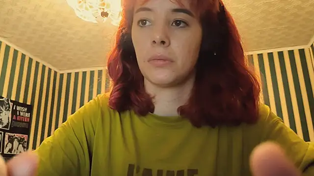 amberrrdolll  online show from May 3, 2026, 9:43 pm