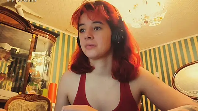 amberrrdolll  online show from May 8, 2026, 11:21 pm