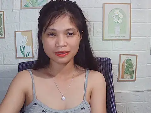 -Lucie-e online show from May 17, 2026, 1:18 pm