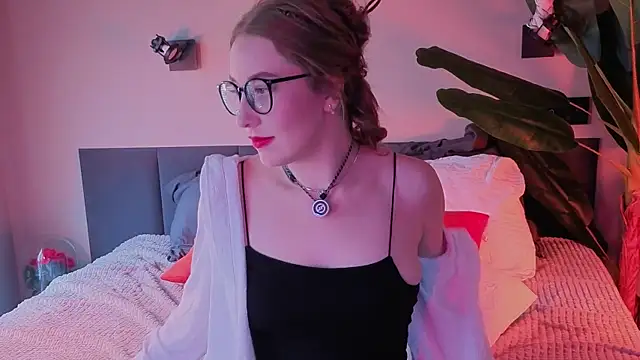 ShowmeYourfetish online show from June 4, 2026, 4:18 am