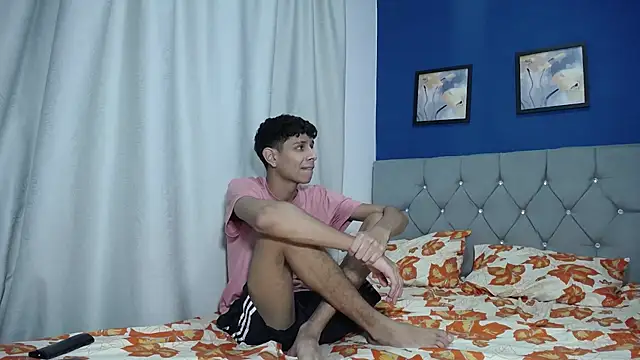 Snapshot of Thiago_And_Gael chatting on June 7, 2026, 2:16 am Thiago And Gael online show from June 7, 2026, 2:16 am