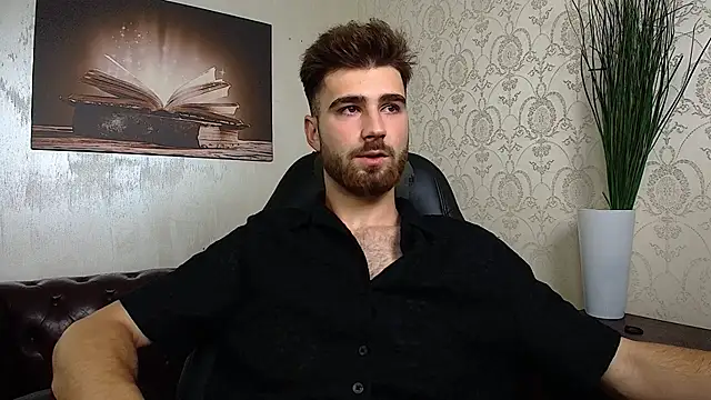 KyloEast online show from July 4, 2026, 3:56 am