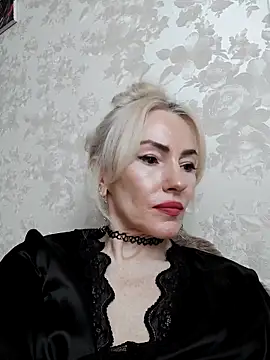 White00pearl online show from April 29, 2026, 5:30 pm