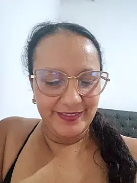 Samanta-42 online show from April 16, 2026, 9:39 pm
