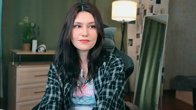 tinystarlight online show from April 18, 2026, 1:15 pm