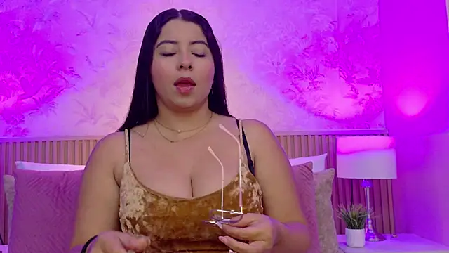 Darcy glow  online show from May 8, 2026, 11:37 am