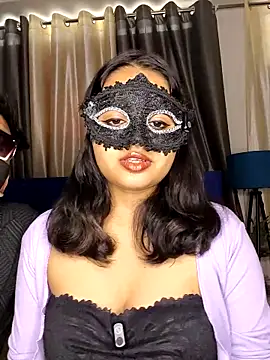 couple hot43 online show from June 3, 2026, 7:44 am