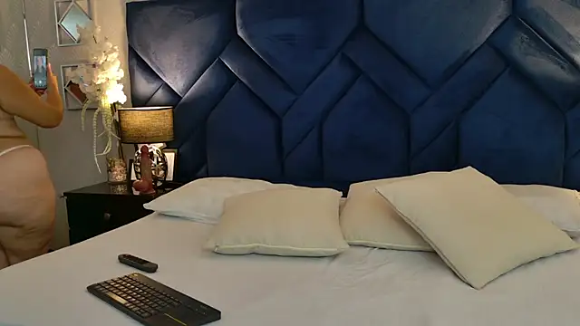 IsabelaCampbell online show from May 6, 2026, 6:57 pm