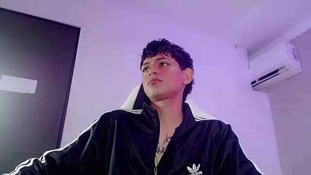 Snapshot of Yosepp_cum chatting on April 19, 2026, 1:16 am Yosepp cum online show from April 19, 2026, 1:16 am